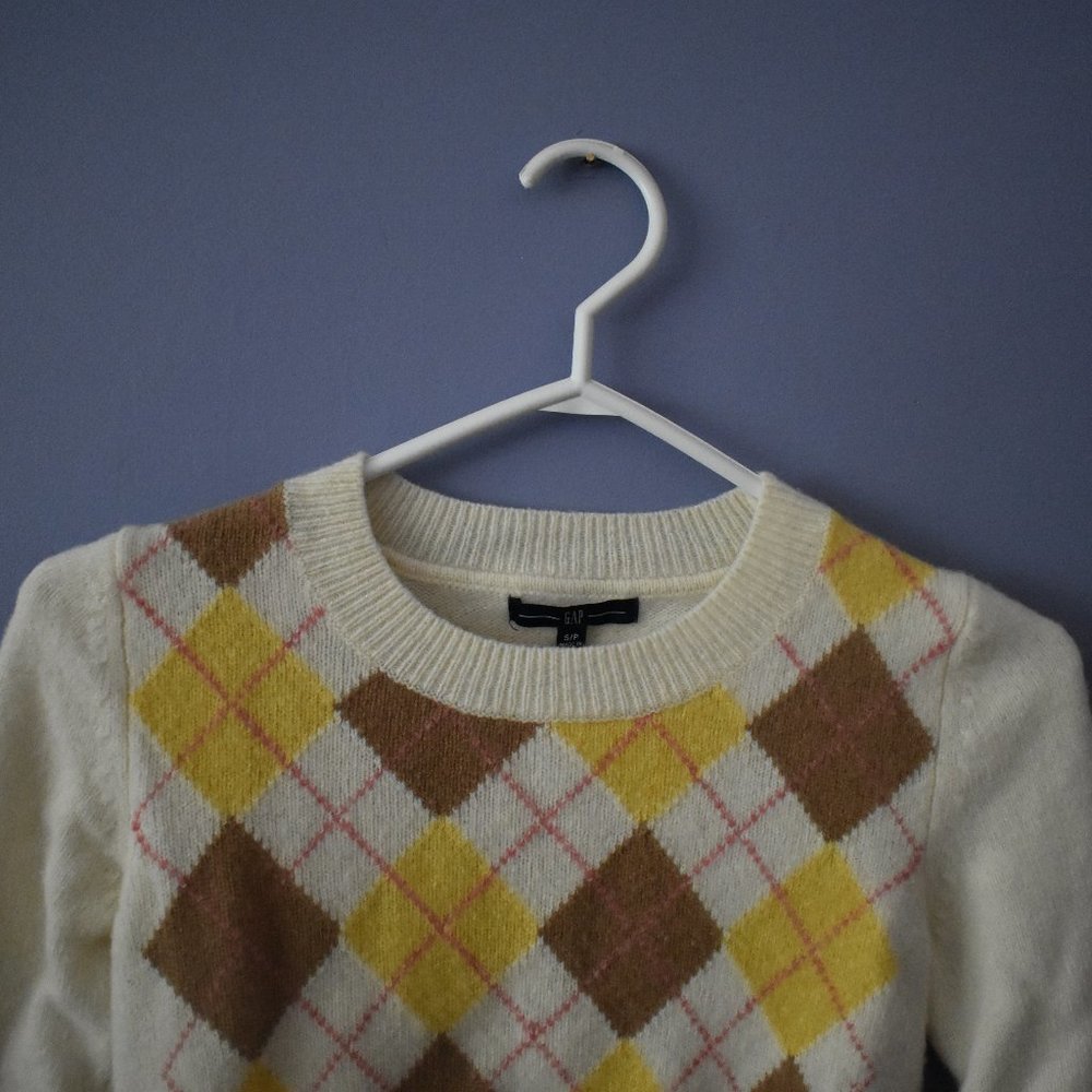 GAP Winter Sweater - Picture 2 of 5